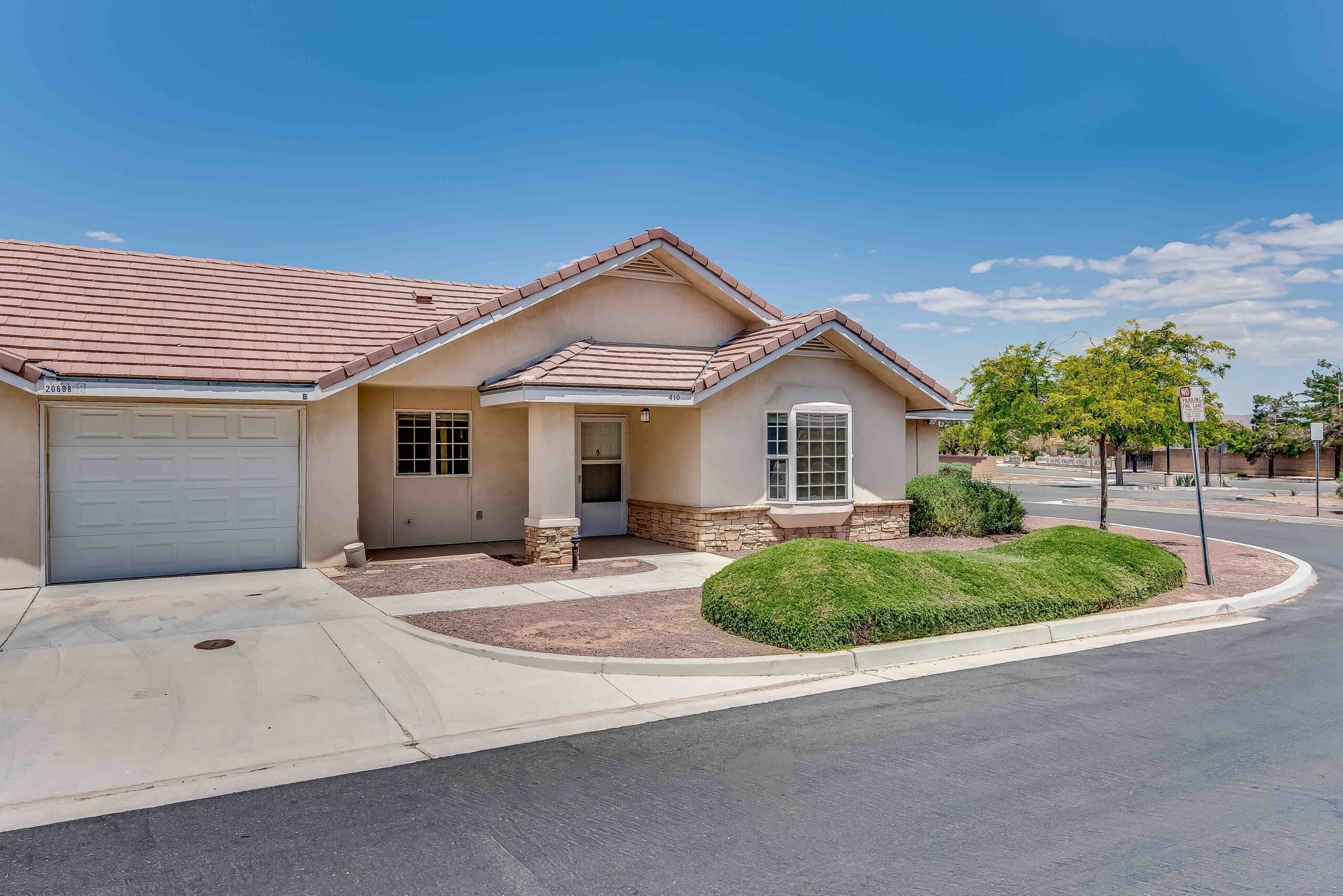 Cottage exterior Apple Valley